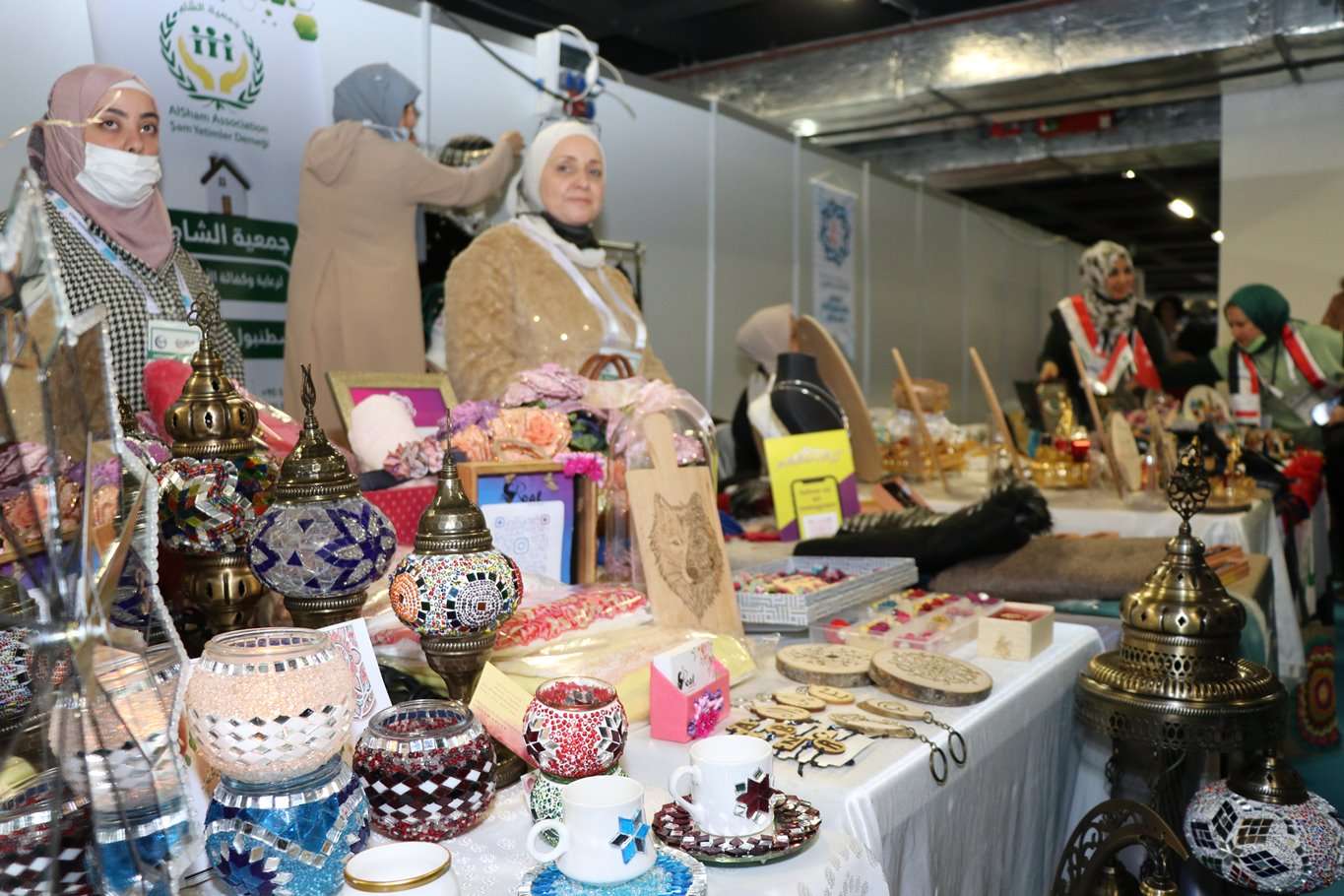 9 Arap ülkesinden kadınlar 8'inci İslam İşbirliği Teşkilatı Helal Expo fuarında el sanatlarını sergiliyor 9 Arap ülkesinden kadınlar 8'inci İslam İşbirliği Teşkilatı Helal Expo fuarında el sanatlarını sergiliyor